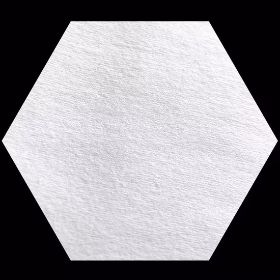 China Manufacturer Wholesale Spunlace Non Woven Fabric Roll 100% Cotton Nonwoven Fabric for Wet Wipes, Baby Wipes, Cleaning Wipes, Cleaning Towels